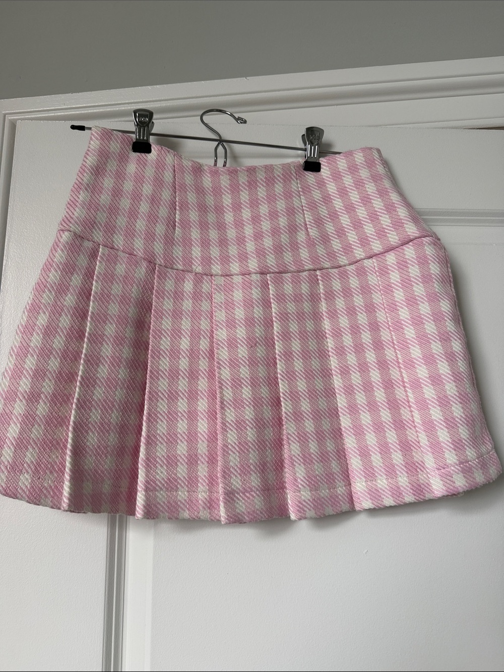 Aqua Pink and White Pleated Mini Skirt - Picture 1 of 2